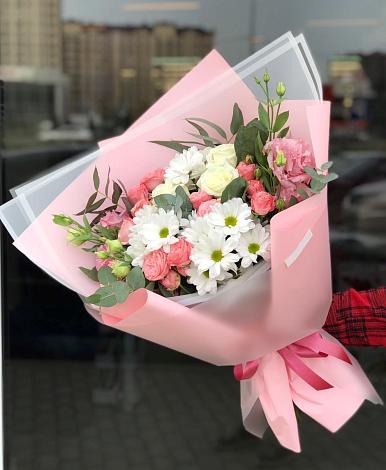 Букет цветов из: Розы, Лизиантусы и Хризантемы в Менделеево Пермский край